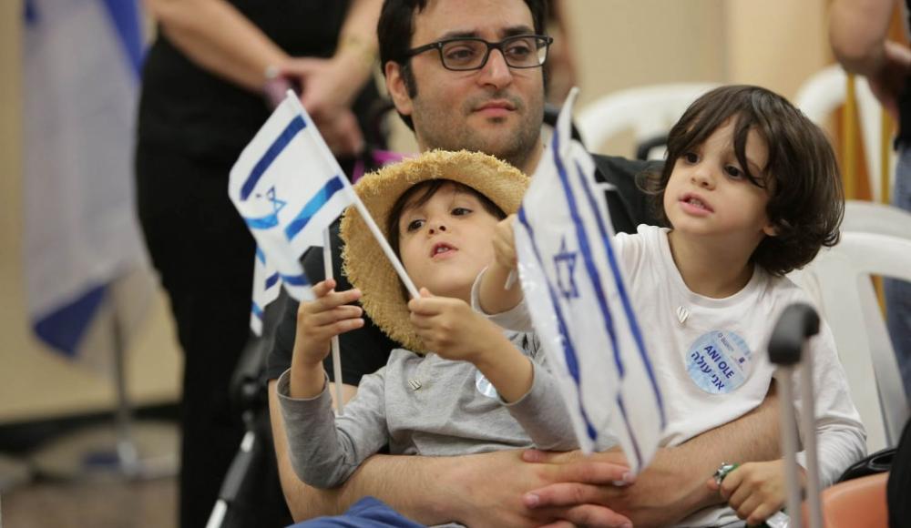 Что стоит за информацией о подготовке генеральной программы стимулирования репатриации евреев из Франции